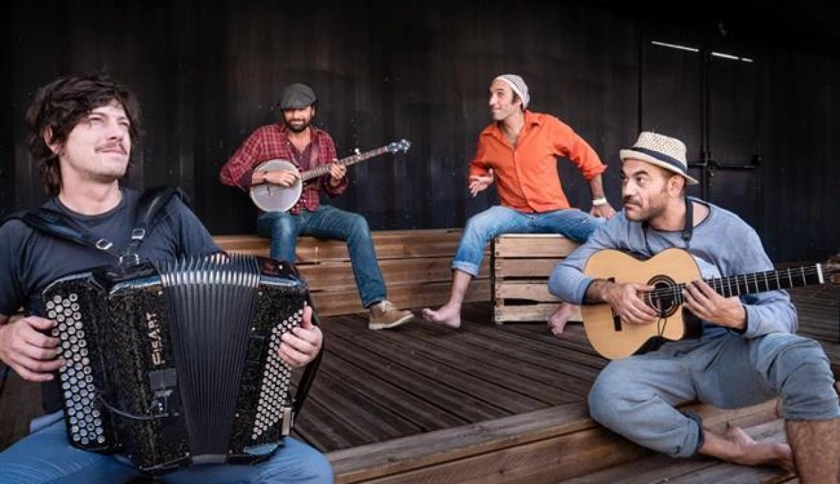 La Rue Ketanou at Theatre De La Mer Sete Tickets