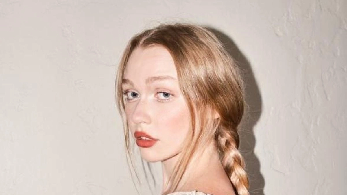 Mollie Elizabeth at Melkweg Tickets
