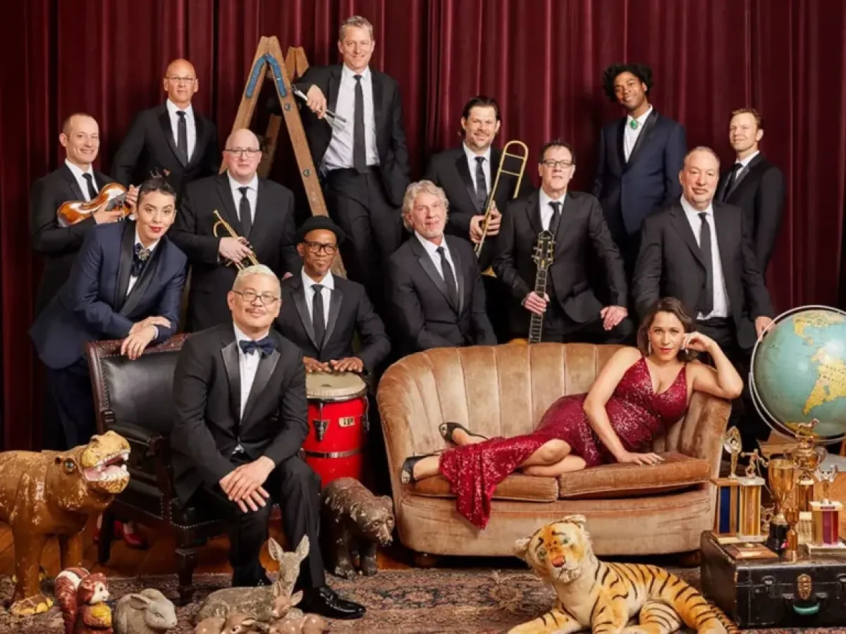 Pink Martini in der Accor Arena Tickets